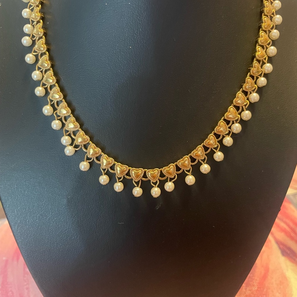 Avon short necklace tone gold